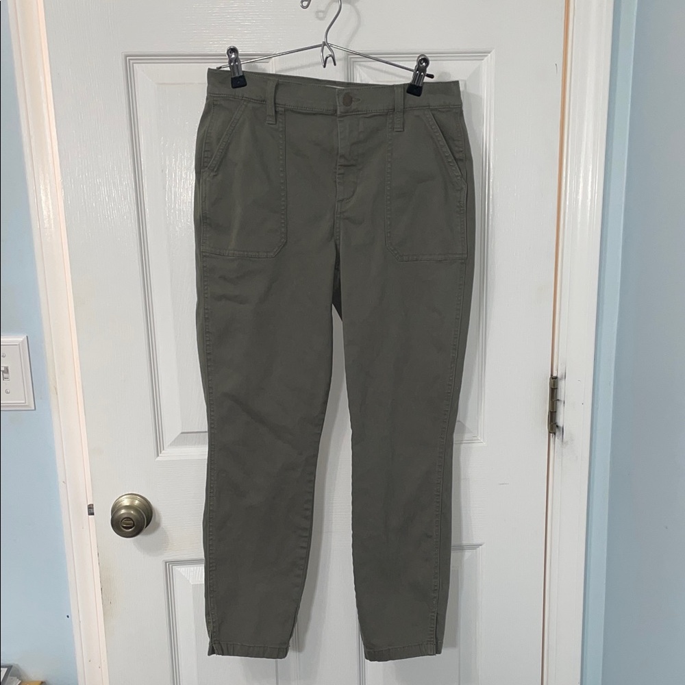 Evereve Women's Olive Chino Pants